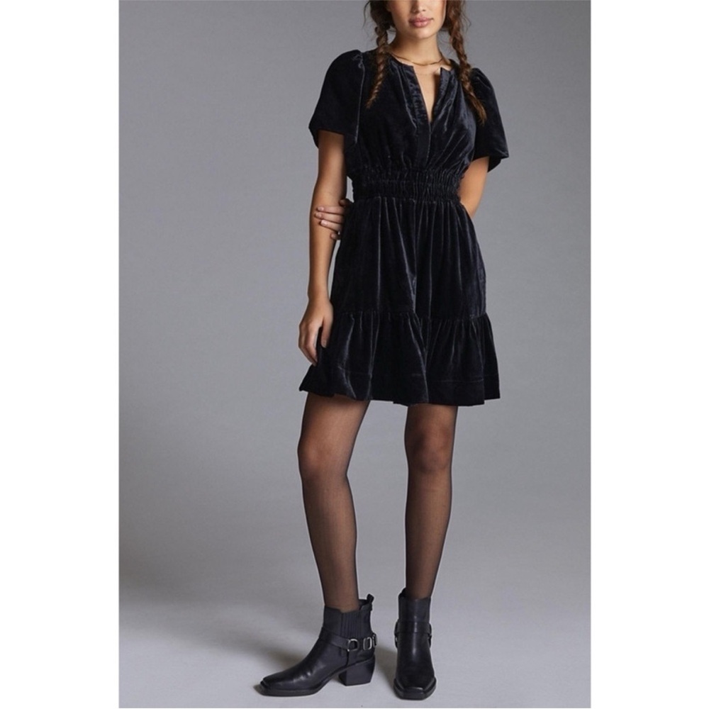 Anthropologie Black Mini Dress Women’s Velvet With Pockets Size large